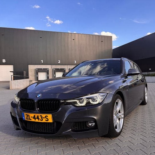BMW 318i Touring M Sport automaat | Carplay | 157.500 km, Automaat, 1465 kg, Origineel Nederlands, Stationwagon