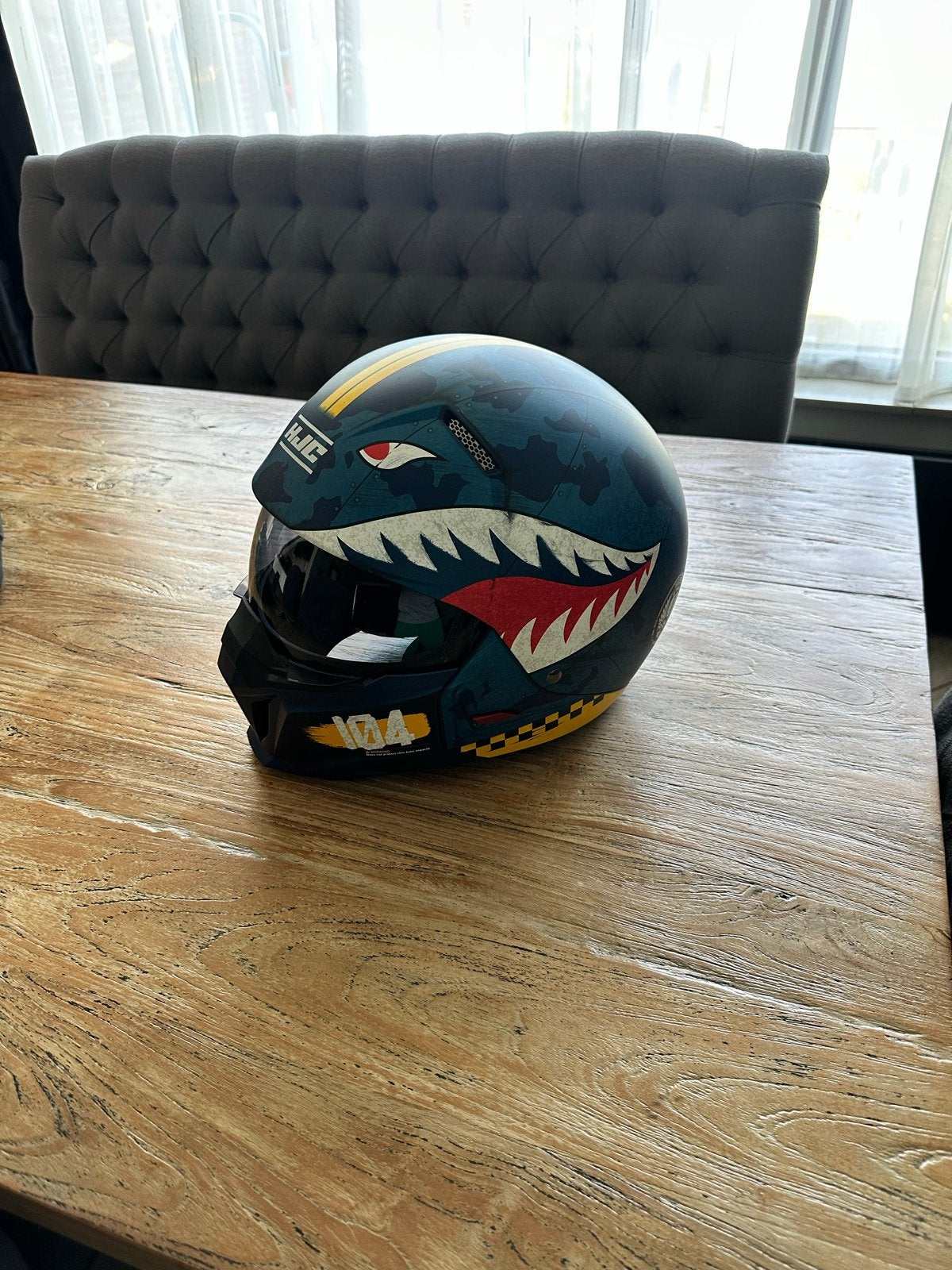 HJC Motorhelm met uniek design, Motoren, Heren, HJC, Ophalen of Verzenden, Integraalhelm