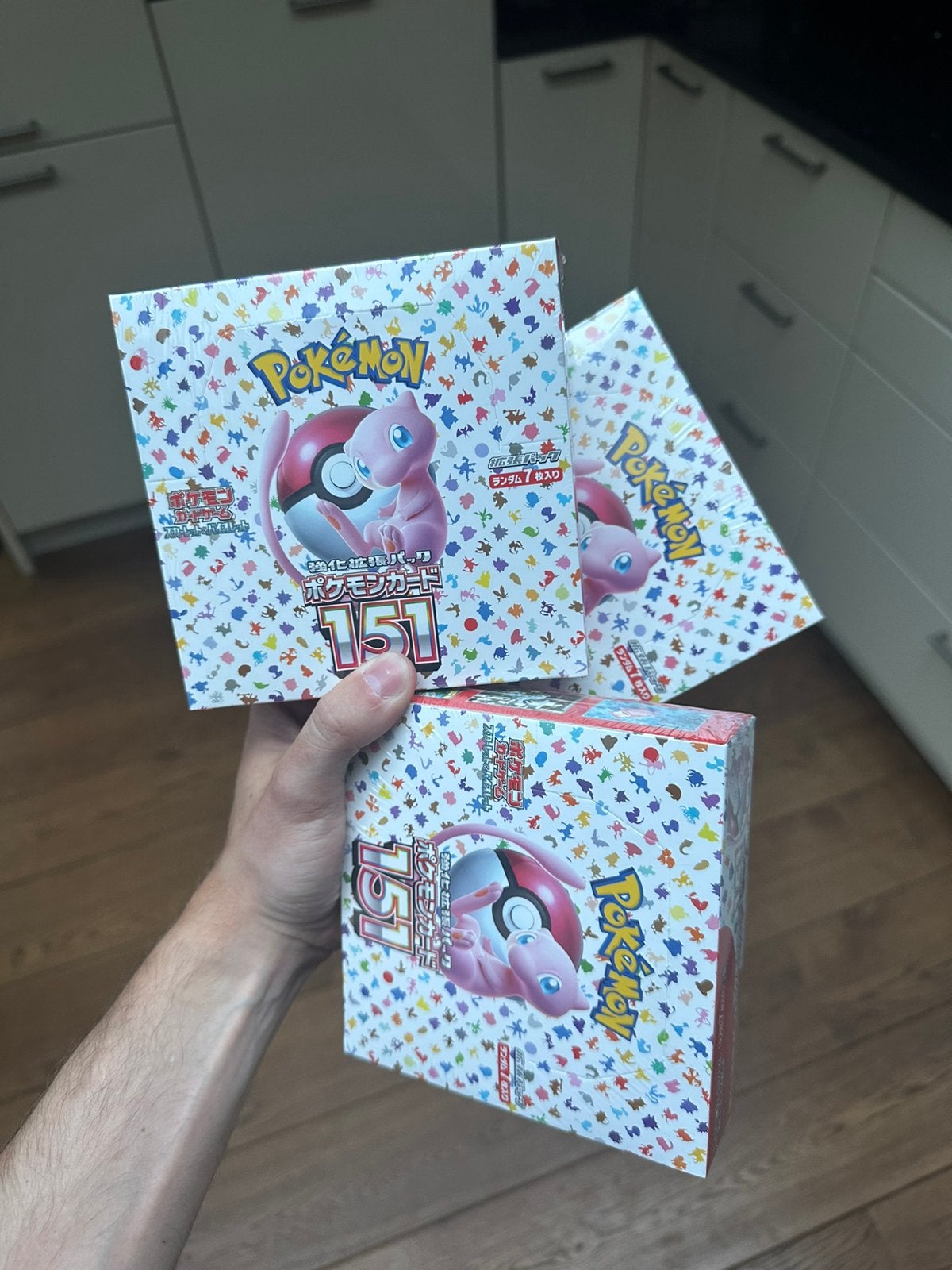 Pokemon 151 Japan booster box 2X, Ophalen of Verzenden, Zo goed als nieuw, Boosterbox