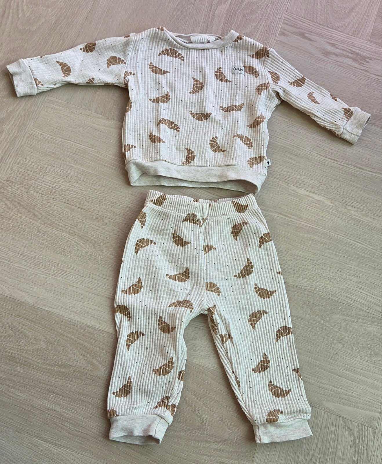 Feetje wafel pyjama croissantjes maat 68, Nacht- of Onderkleding, Jongetje of Meisje, Ophalen of Verzenden, Zo goed als nieuw