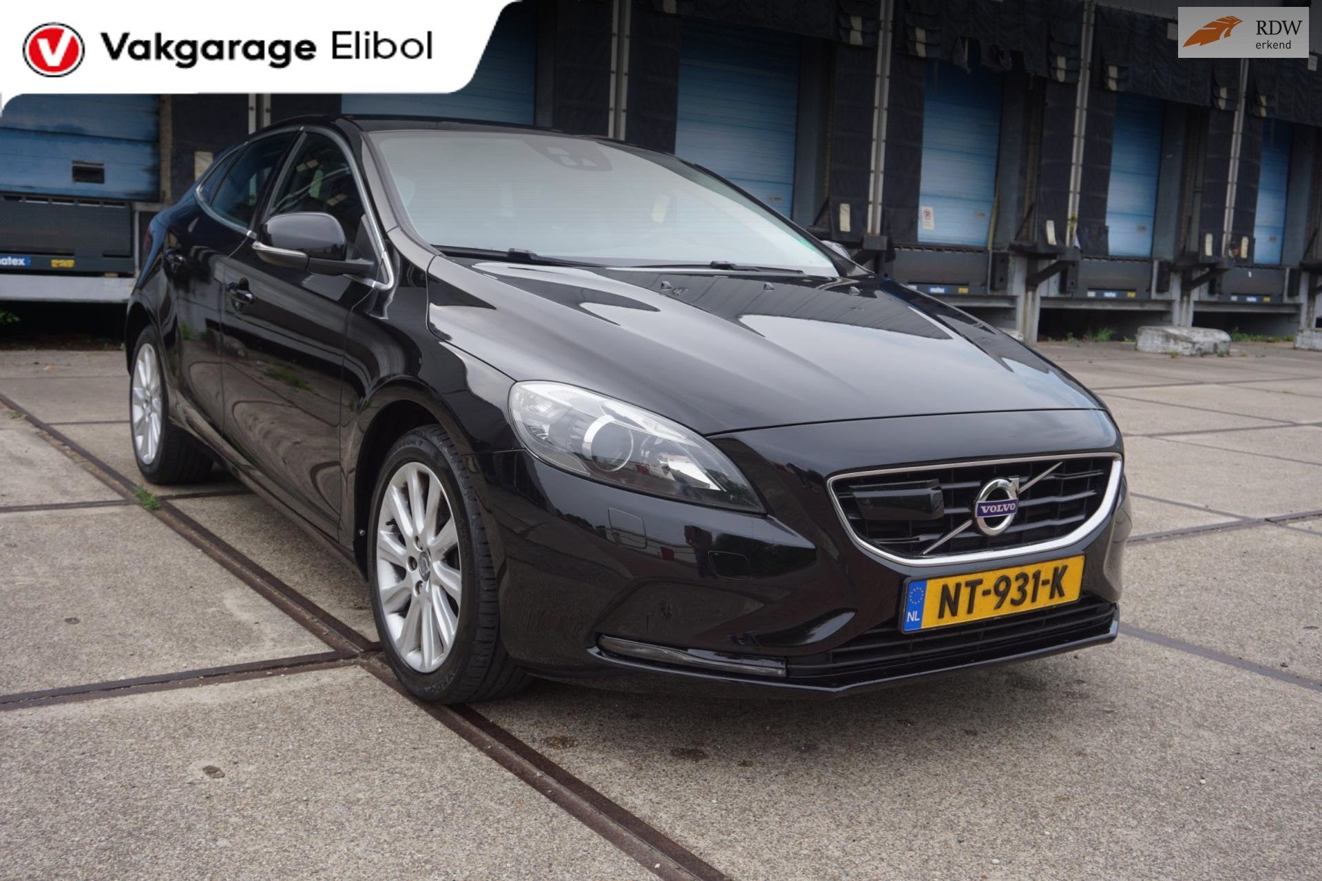 Volvo V40 Cross Country 2.0 D3 Summum, Stof, Gebruikt, 4 cilinders, Bedrijf