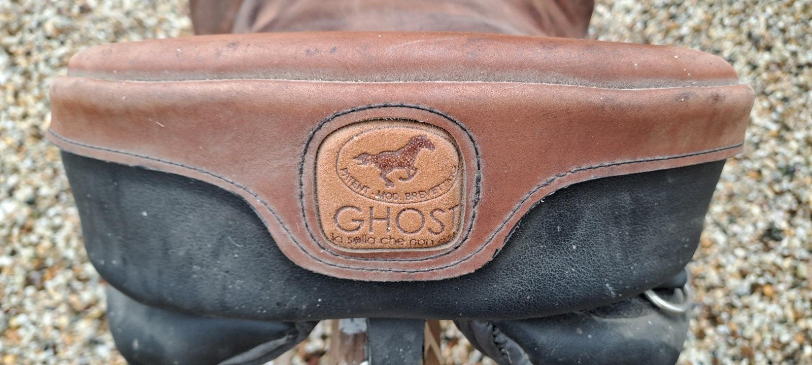 Stübben Genesis dressuurzadel en een Ghost (boomloos) zadel, Ophalen, Gebruikt, M (17 inch), Close contact