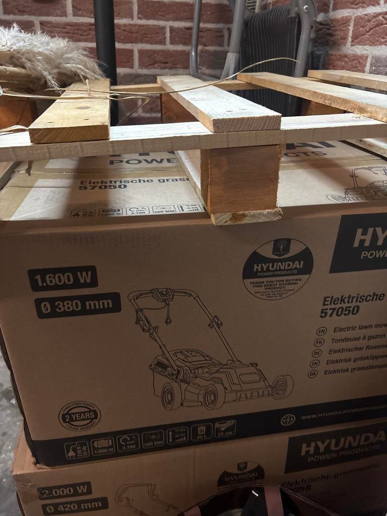 Hyundai Elektrische Grasmaaier 1600W - Nieuw in doos, Tuin en Terras, Grasmaaiers, Nieuw, Elektrische grasmaaier, 30 t/m 39 cm