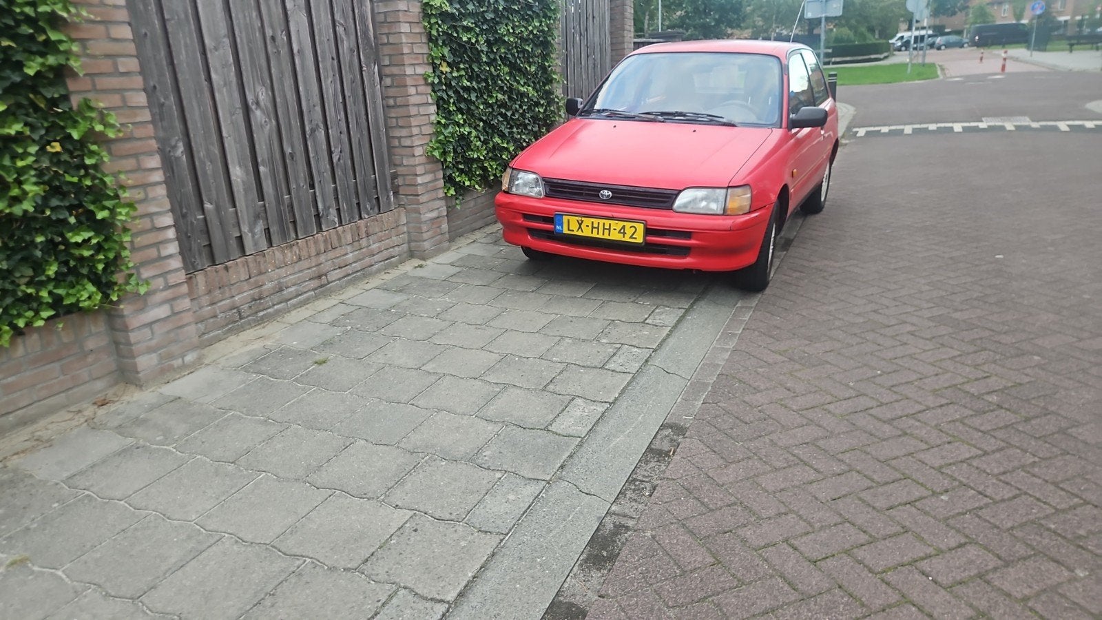 Toyota Starlet 1.3 XLI 12V E2 1995 Rood, 4 cilinders, Origineel Nederlands, Handgeschakeld, Particulier