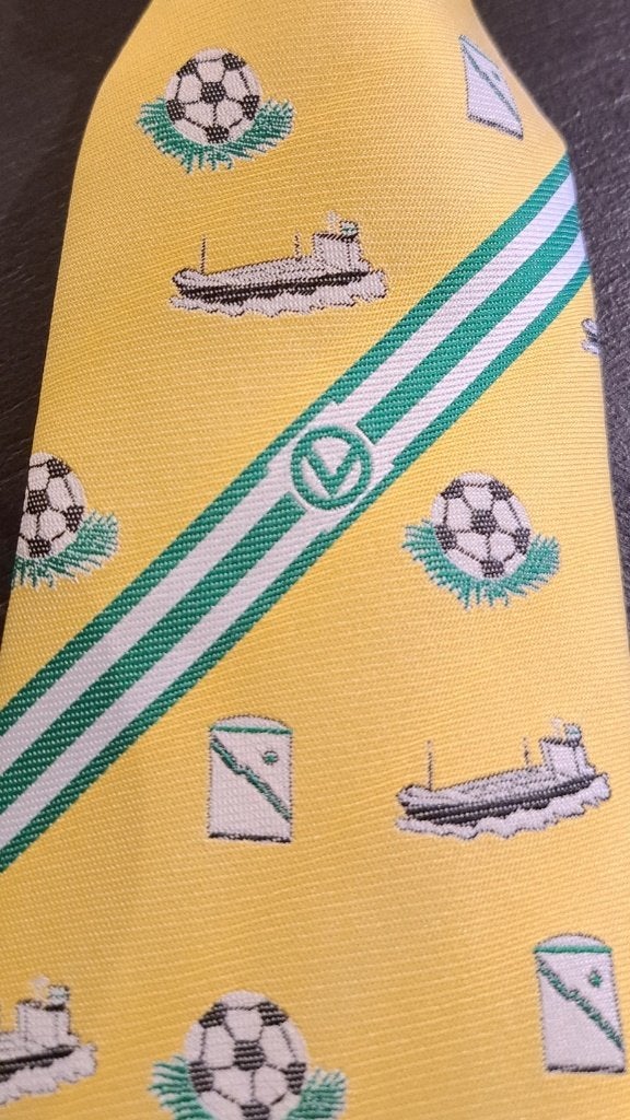 Van Ommeren Scheepvaart stropdas WK Voetbal 1998 geel, Verzamelen, Ophalen of Verzenden, Nieuw, Gebruiksvoorwerp