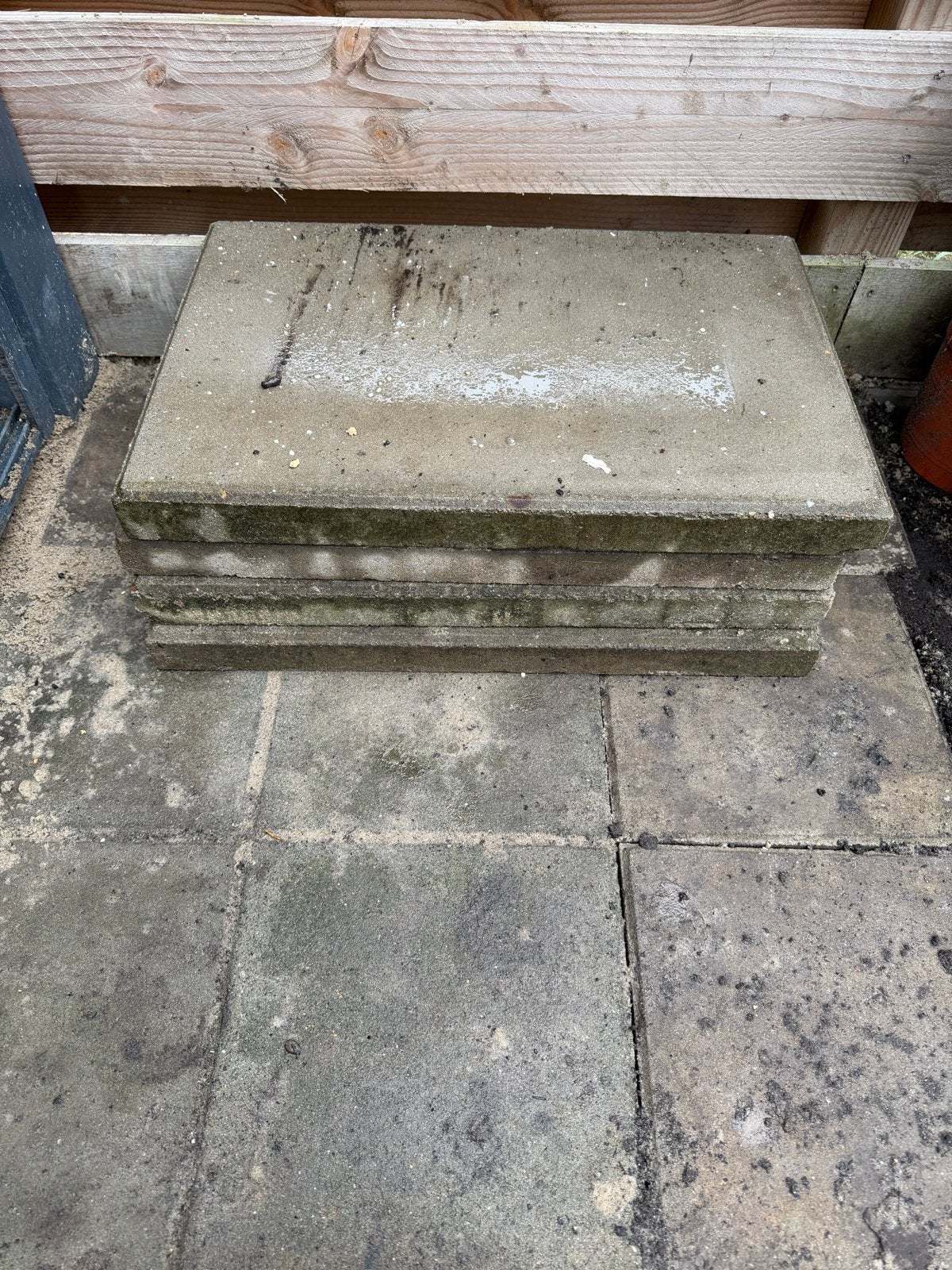 4 stuks Gebruikte terrastegels - Ideaal voor tuin of pad, Tuin en Terras, Gebruikt, Ophalen of Verzenden, Minder dan 5 m², Beton