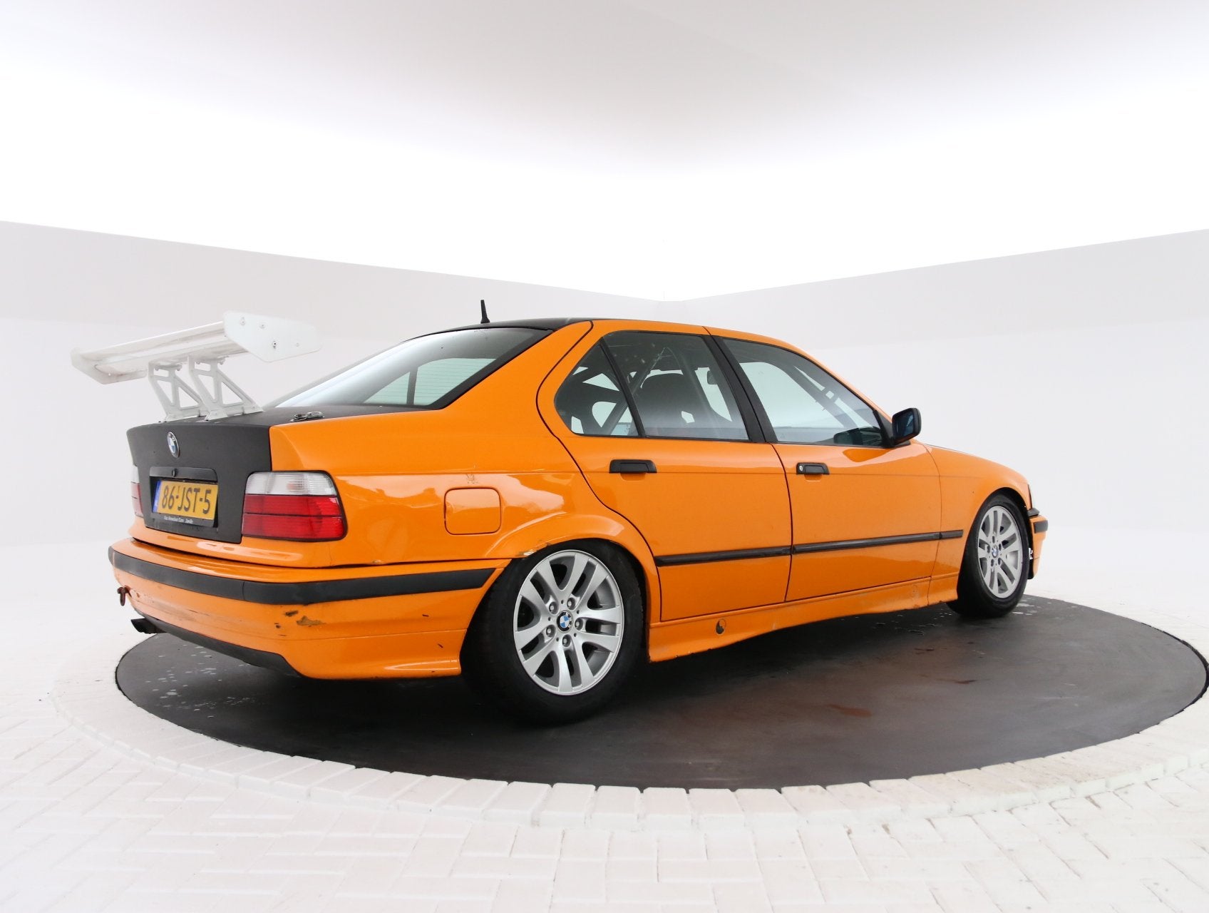 BMW 3-serie 325i Circuit auto rijklaar met kenteken!, foto 3