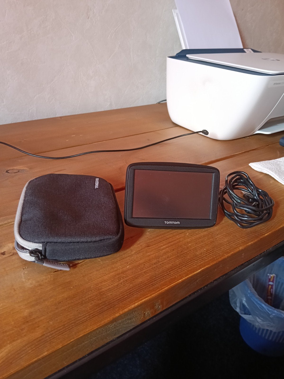 TomTom navigatiesysteem met hoesje en oplader, Ophalen of Verzenden, Gebruikt