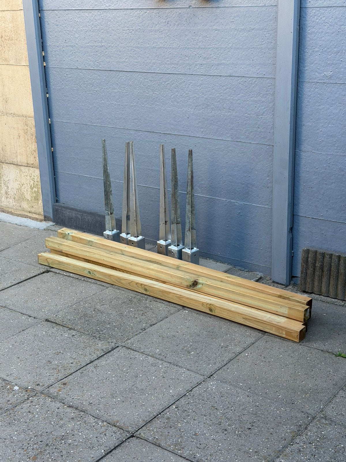 Houten palen + paalhouders, Ophalen, Zo goed als nieuw, 250 cm of meer, Balken