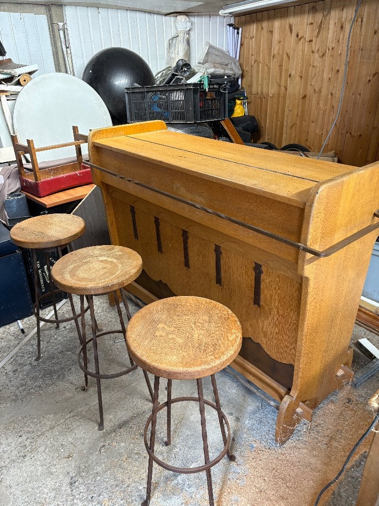 Vintage houten bar met drie barstoelen, Ophalen, Gebruikt, Inclusief barstoelen
