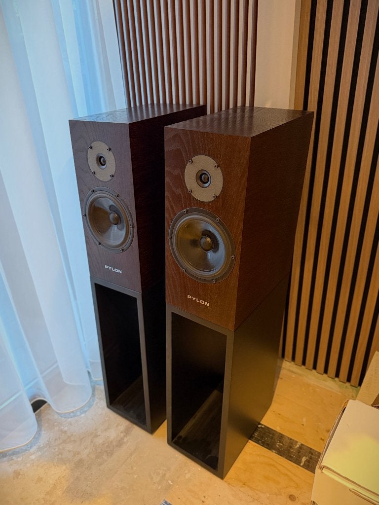 Pylon Audio Monitor (MKI 15"), Stereo speakers, Zo goed als nieuw, Ophalen, 150 watt of meer