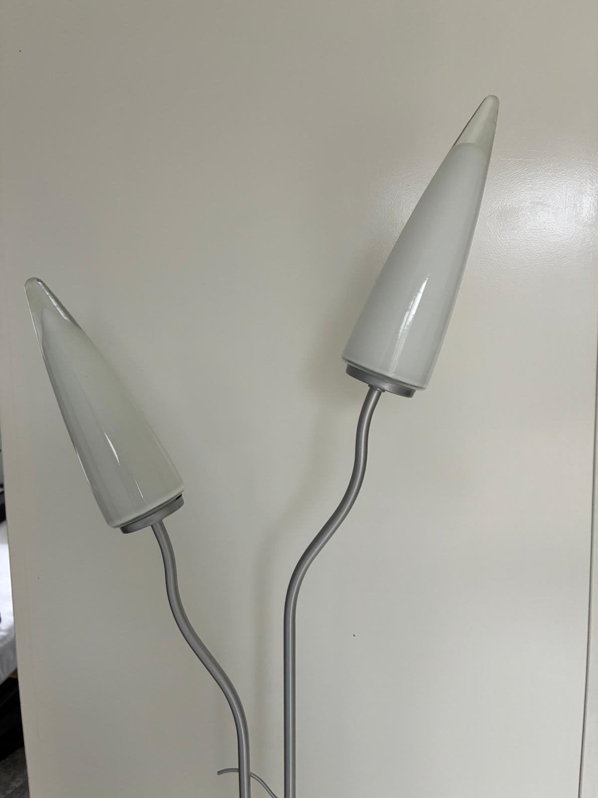 Moderne design vloerlamp met twee lichtpunten, Ophalen, Gebruikt, Overige fittingen, Metaal