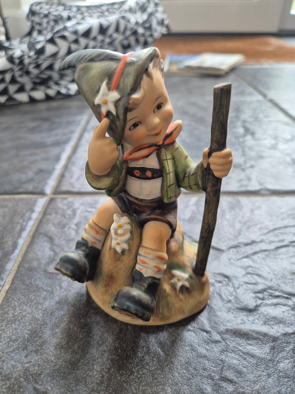 Goebel Beeldje Jongen met Stok - Vintage Porselein, Ophalen of Verzenden, Gebruikt