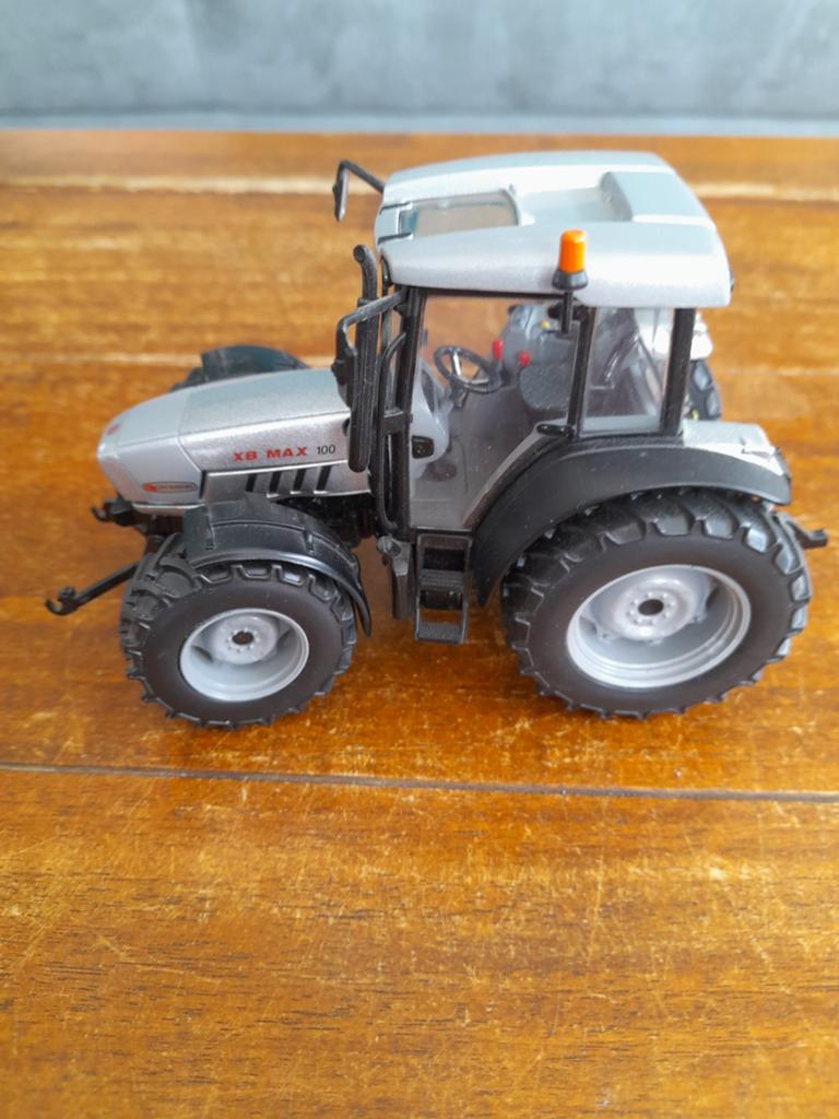 Hürlimann XB Max 100 Trekker 1:32 Schaalmodel, Hobby en Vrije tijd, Modelauto's | 1:32, Zo goed als nieuw, Tractor of Landbouw