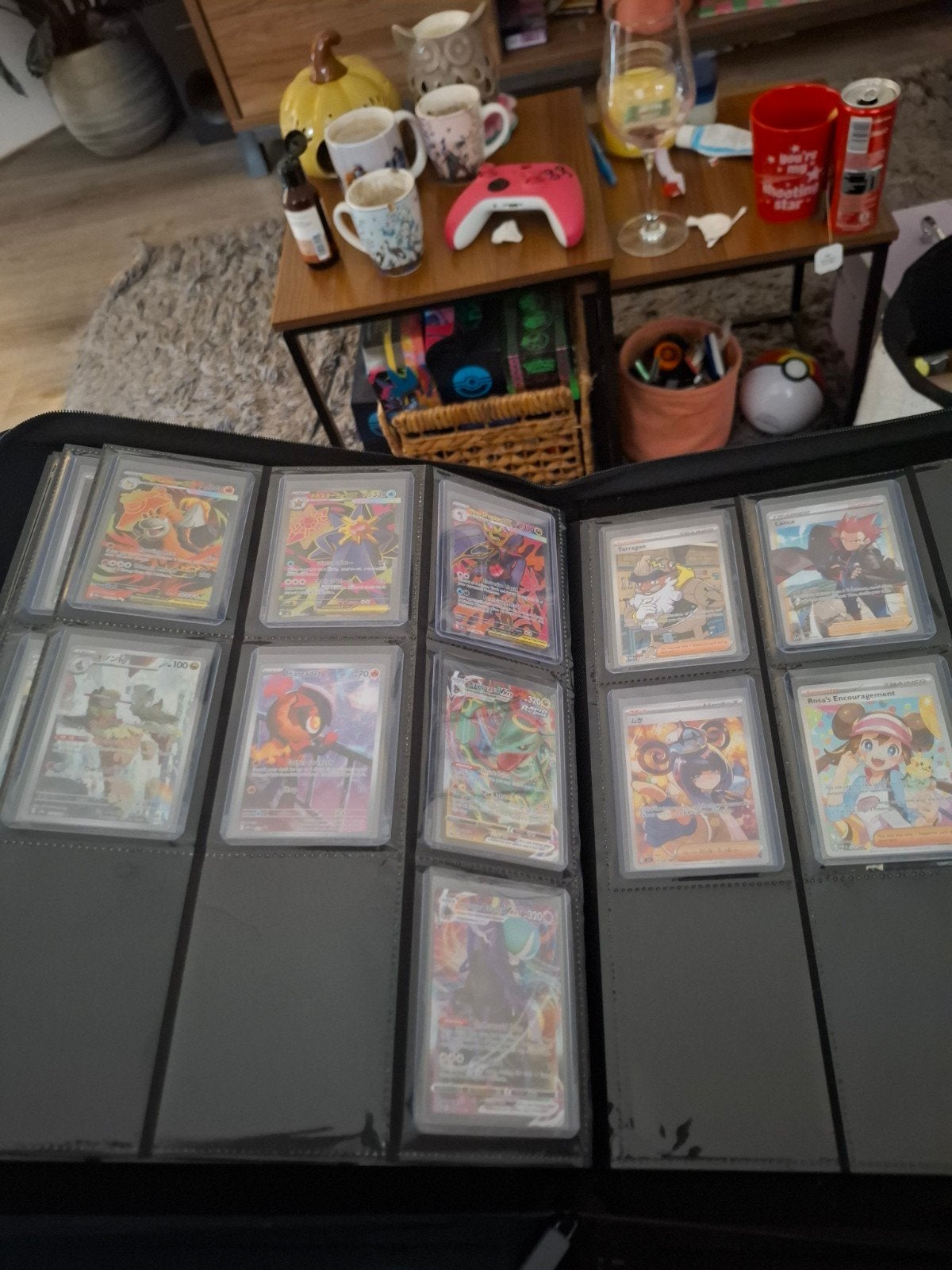 Grote verzameling Pokémon alles nieuwstaat gelijk in sleeve., Ophalen, Zo goed als nieuw, Overige sporten, Spelerskaart