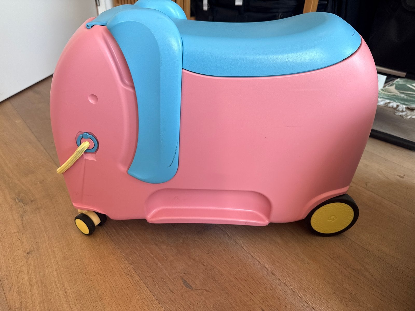 Samsonite ride-on koffer olifant (roze en blauw), Ophalen, Gebruikt, Hard kunststof, Minder dan 50 cm