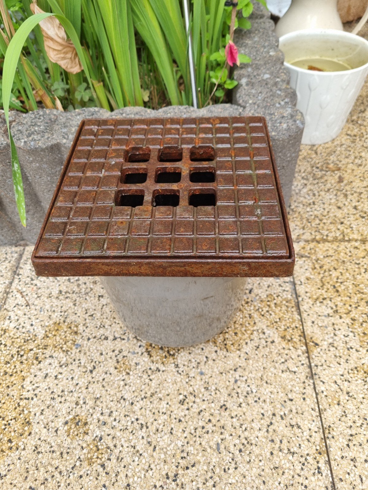 DYKA PVC Afvoerput met rooster en PVC vergaarbakhalf rond, Ophalen, Afvoer, Pvc, Minder dan 2 meter