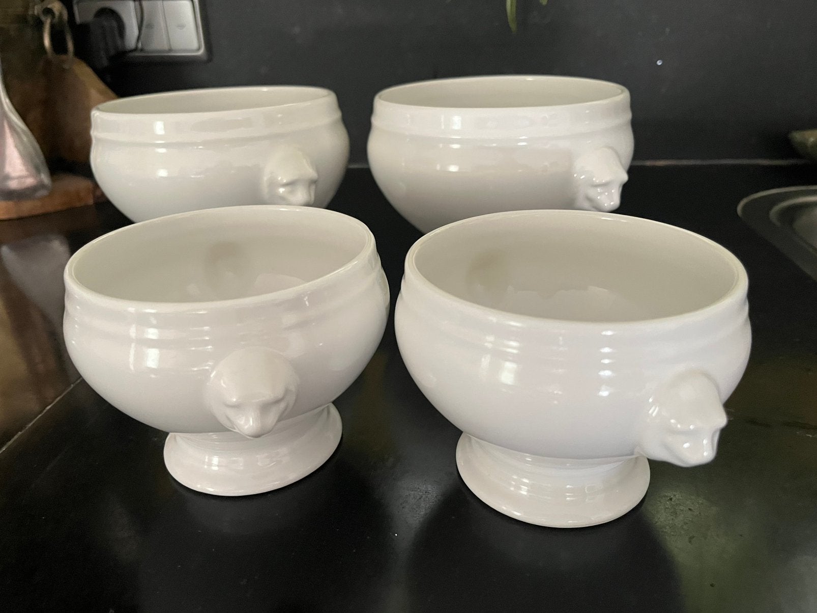 Set van 4 (uien-) soepkommen met leeuwenkop, Ophalen of Verzenden, Zo goed als nieuw, Kom(men), Overige stijlen