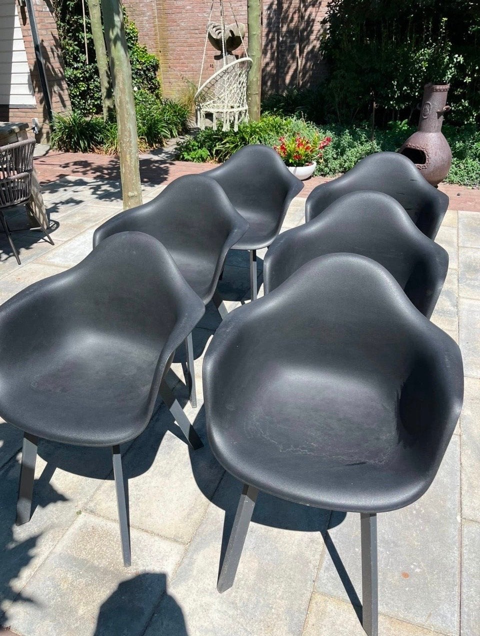 6 zwarte tuinstoelen, kunststof met metalen poten, Ophalen, Gebruikt, Kunststof