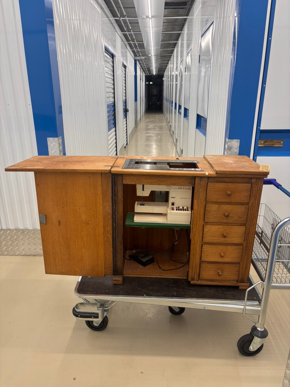 Vintage Naaimachine kast, Ophalen