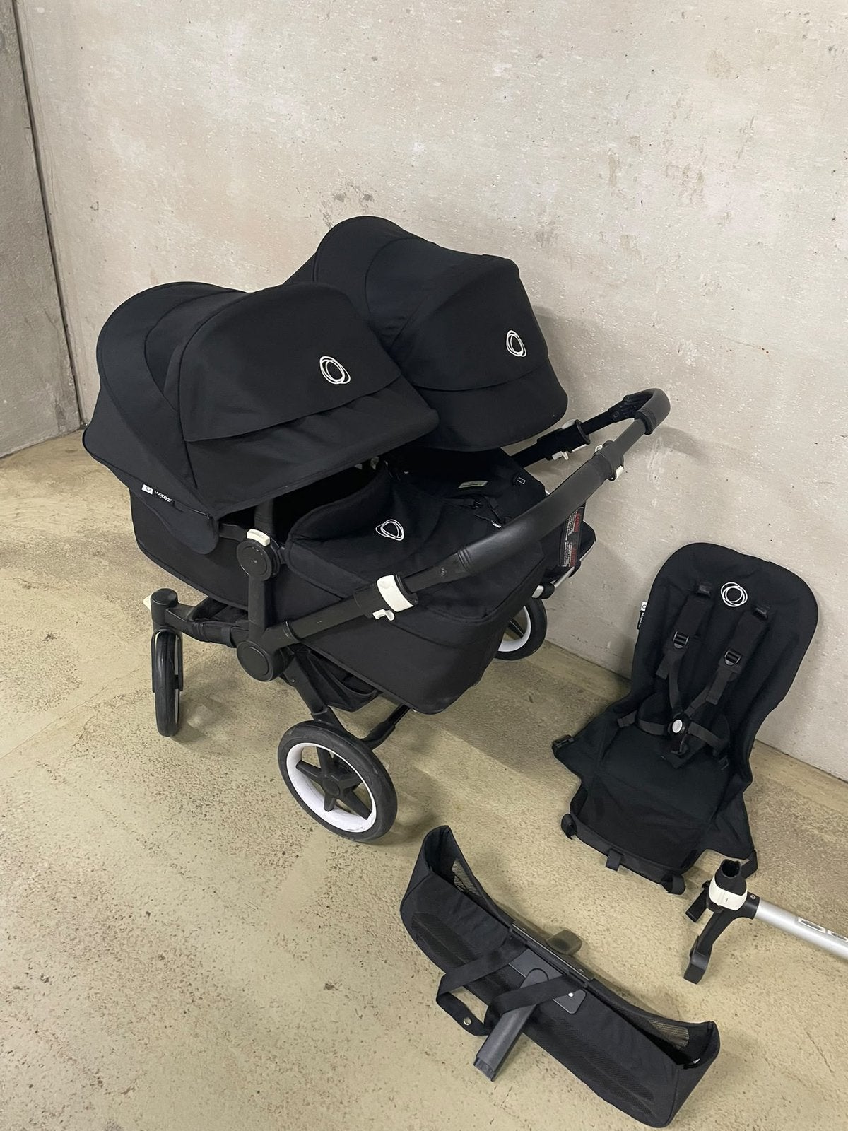 Bugaboo donkey duo zwart, Support@bugaboo.com, Gebruikt, Paasheuvelweg 9a 1105 Be Amsterdam Nederland, Bugaboo