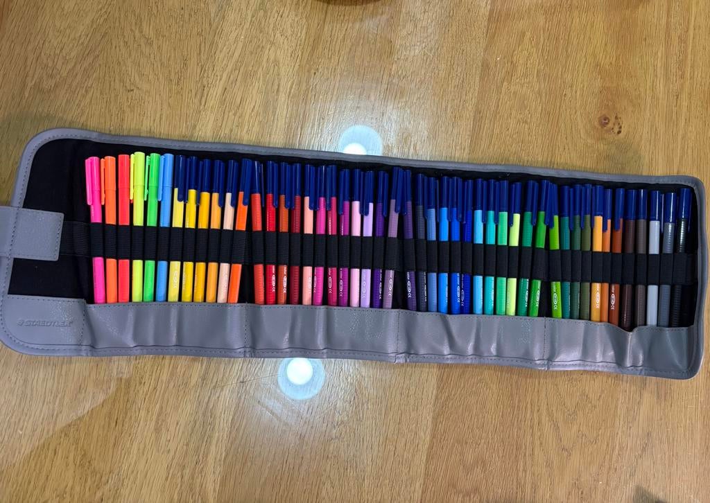 Steadtler 48 brilliant colours triplus color roll-up, Verzenden, Zo goed als nieuw, Potlood of Stift