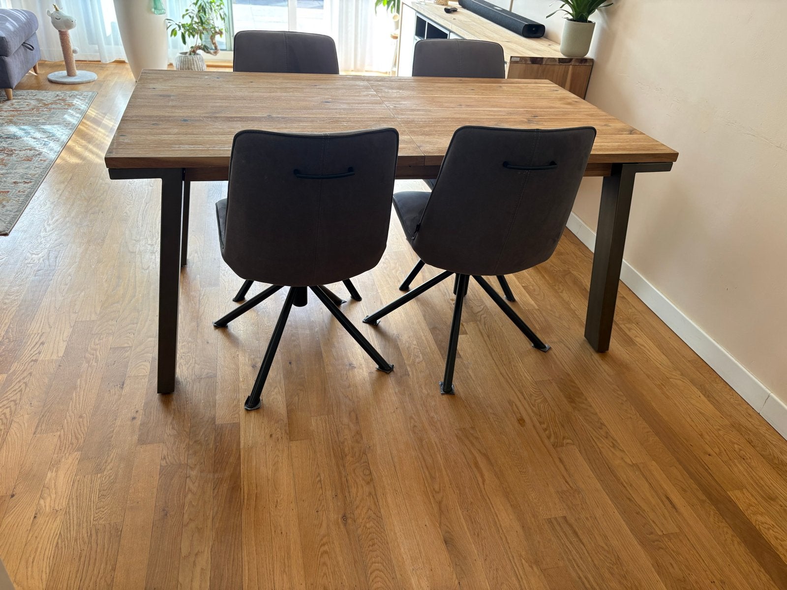 Uitschuifbare eettafel (Xoon) met 4 draaistoelen (H&H), Huis en Inrichting, Tafels | Eettafels, Gebruikt, 150 tot 200 cm, Vier personen