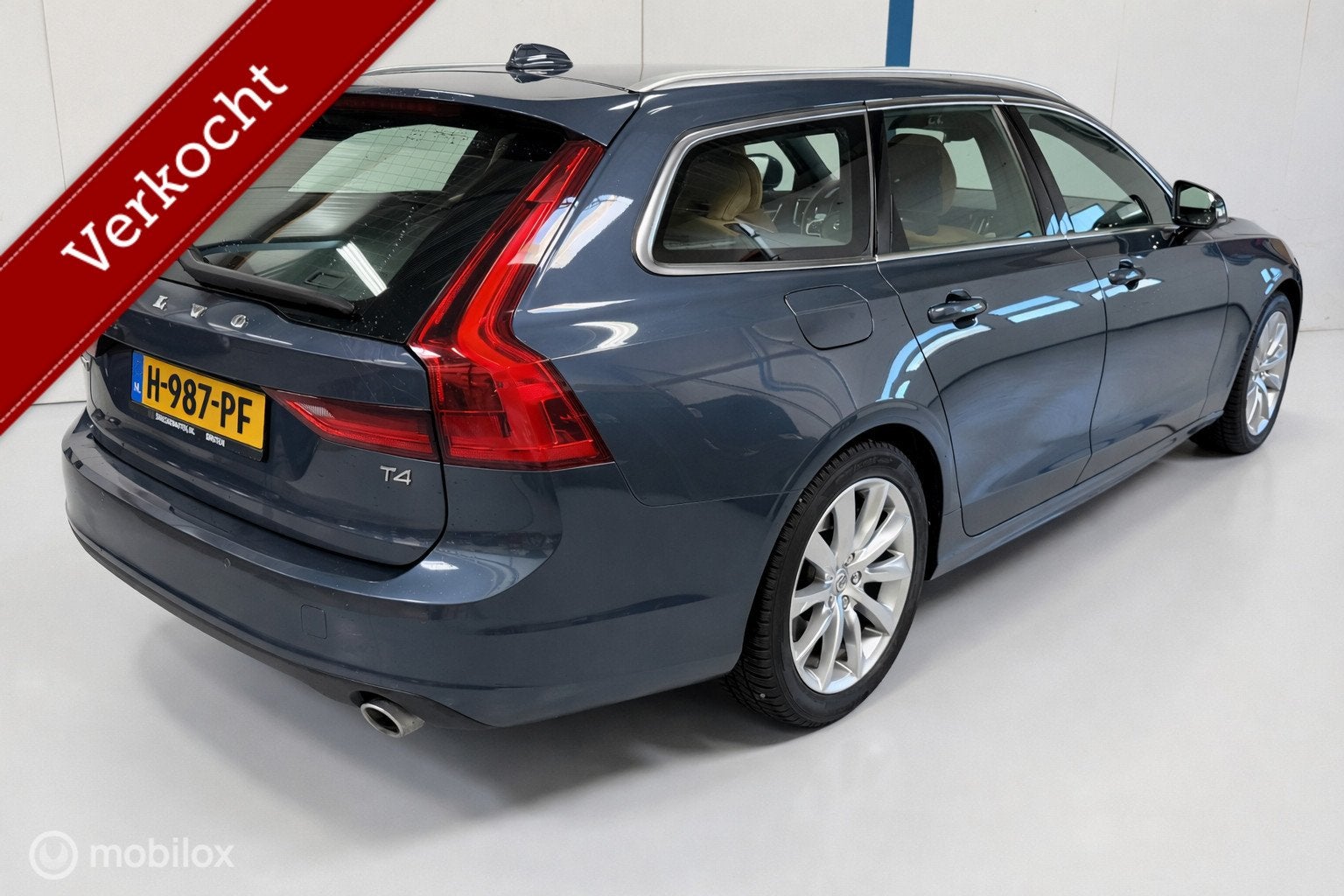 Volvo V90 2.0 T4 Momentum Pro LEER/CARPLAY/TREKHAAK, Euro 6, 1969 cc, Blauw, 1616 kg