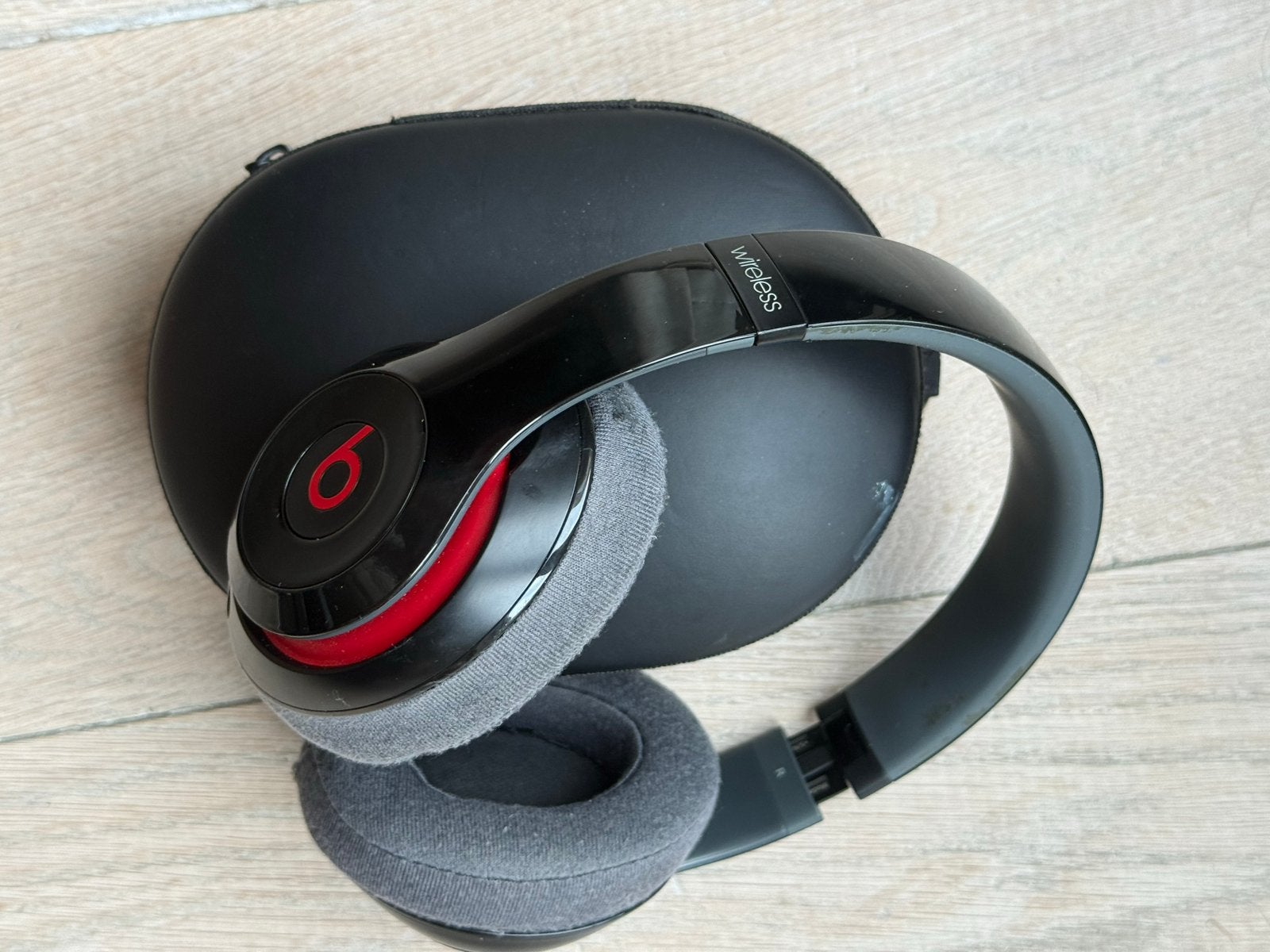Beats by Dre koptelefoon met hoes en kabels, Audio, Tv en Foto, Koptelefoons, Gebruikt, Beats, Ophalen of Verzenden, Over-ear