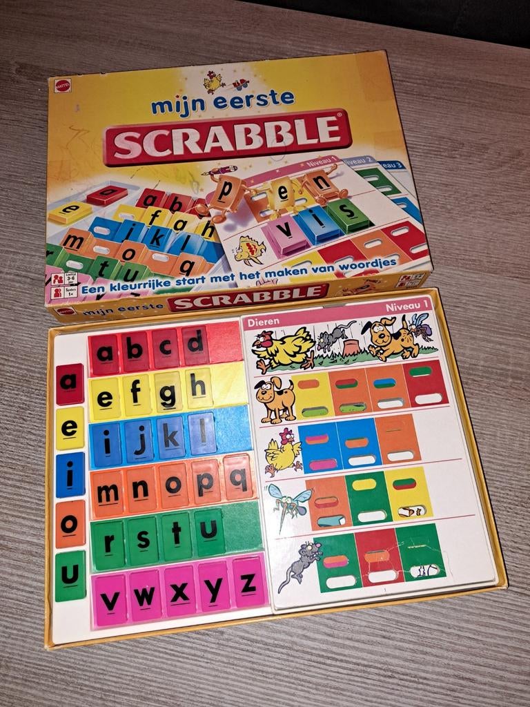 Mijn eerste scrabble, Hobby en Vrije tijd, Gezelschapsspellen | Bordspellen, Ophalen of Verzenden, Zo goed als nieuw