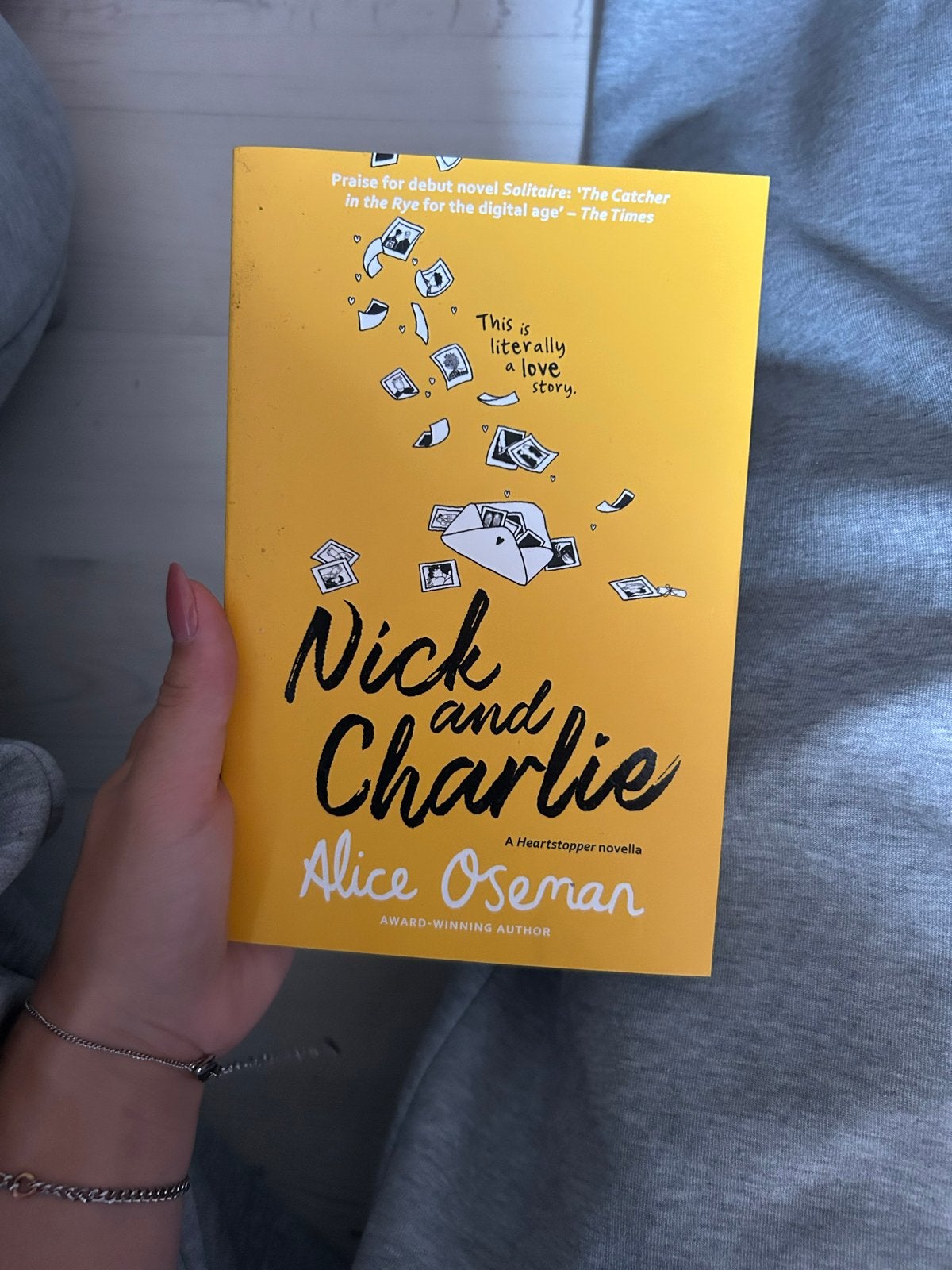 Nick and Charlie - Alice Oseman (Heartstopper novella), Boeken, Romans, Ophalen of Verzenden, Zo goed als nieuw, Europa overig