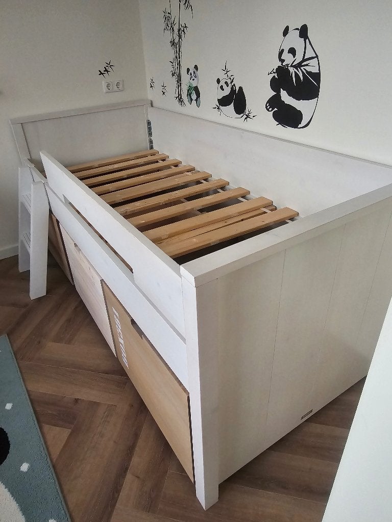 Tiener bed met schoon matras Zo goed als nieuw Almere, Ophalen, 85 tot 100 cm, Zo goed als nieuw, Matras