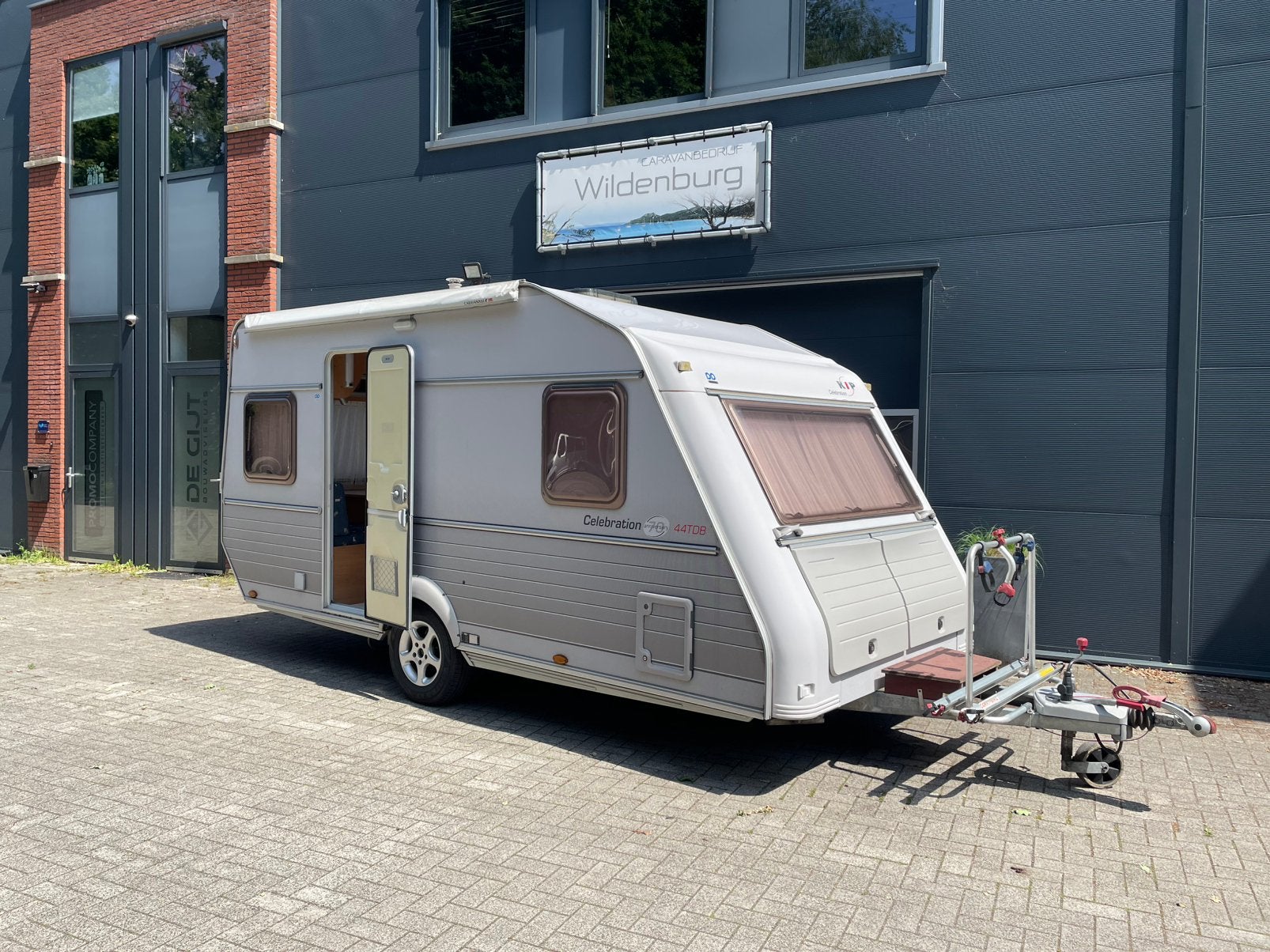 Schitterende èn stoere Kip Celebration 44TDB, Fransbed, Caravans en Kamperen, Standaardzit, Kip, Bedrijf, 4 tot 5 meter