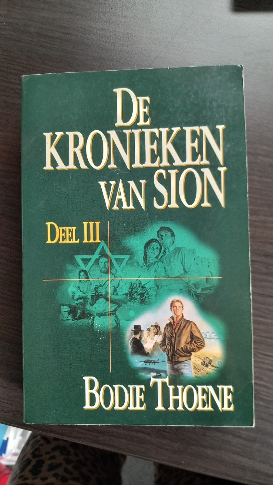 De Kronieken van Sion - Deel III door Bodie Thoene, Ophalen of Verzenden, Gelezen, Bodie Thoene, Nederland