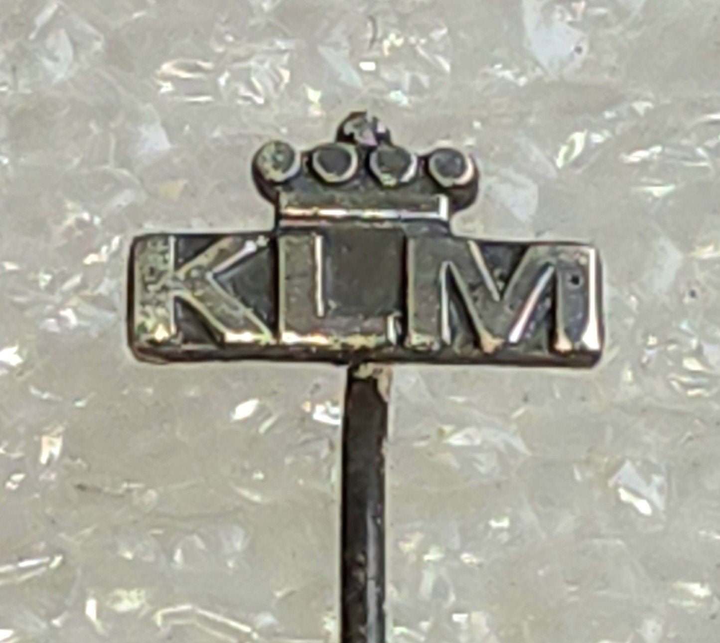 Vintage KLM Speldje met Kroon, Verzamelen, Ophalen of Verzenden, Gebruikt, Merk, Speldje of Pin