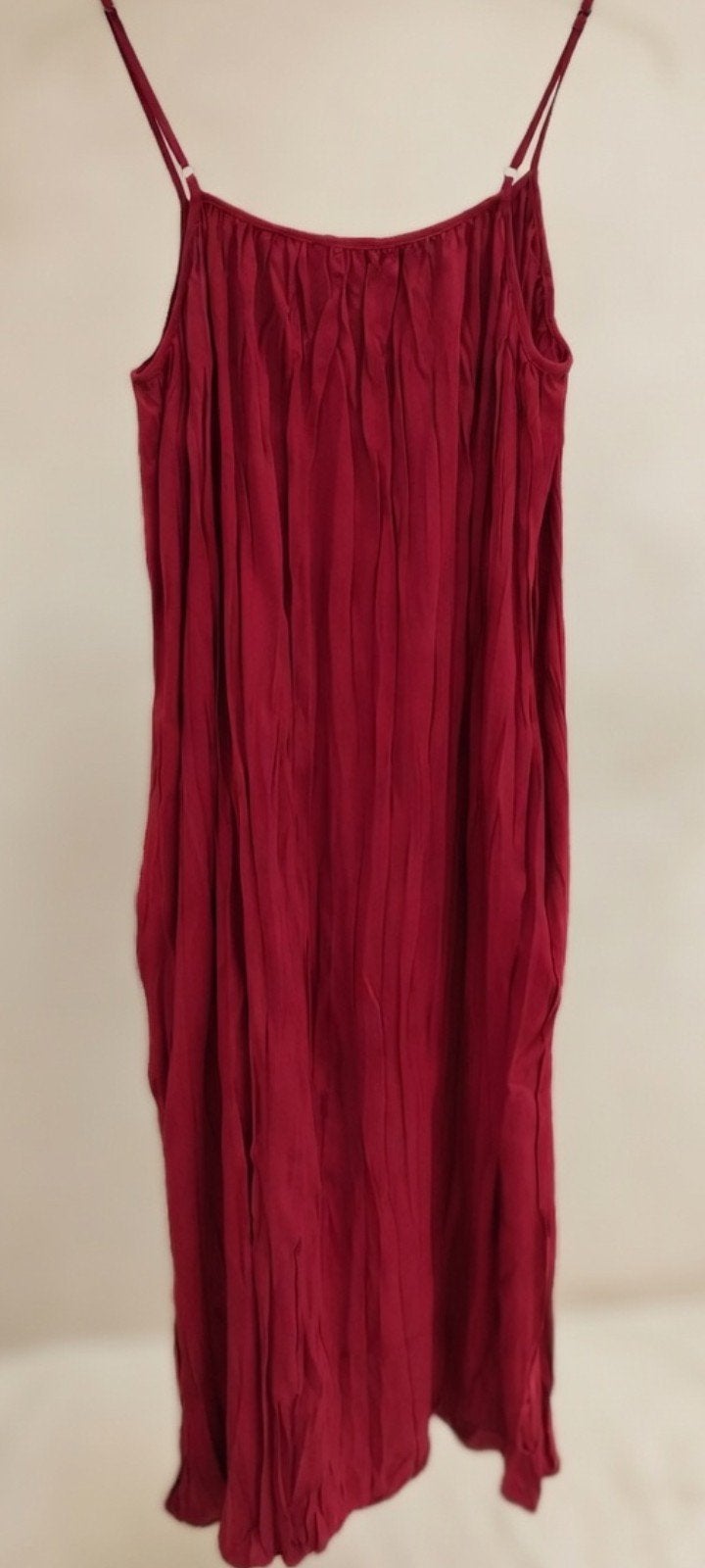 Mooie rode maxi jurk met spaghettibandjes, Kleding | Dames, Jurken, Maat 38/40 (M), Verzenden, Onbekend, Zo goed als nieuw