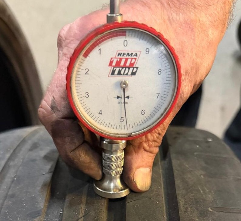Twee Goodyear autobanden met goede profieldiepte, Ophalen