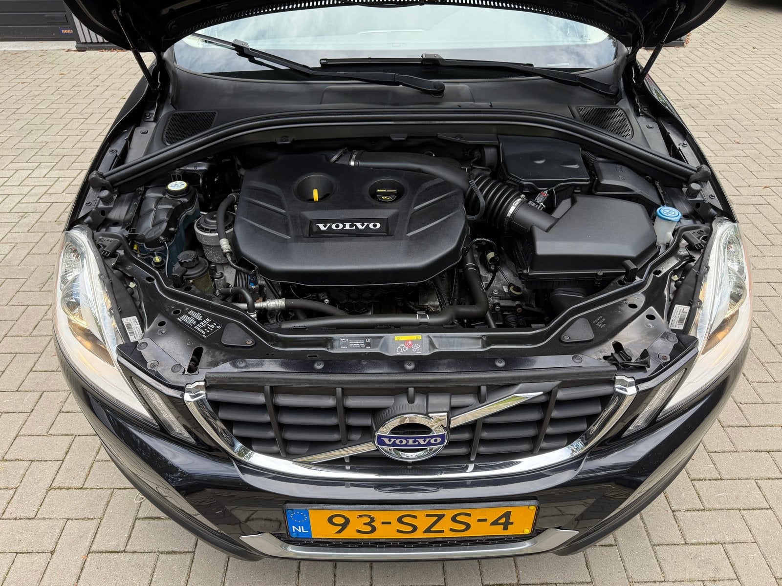 Volvo XC60 2.0 T5 Kinetic BTW (bj 2012, automaat), Auto's, Automaat, Euro 5, 4 cilinders, 1598 kg