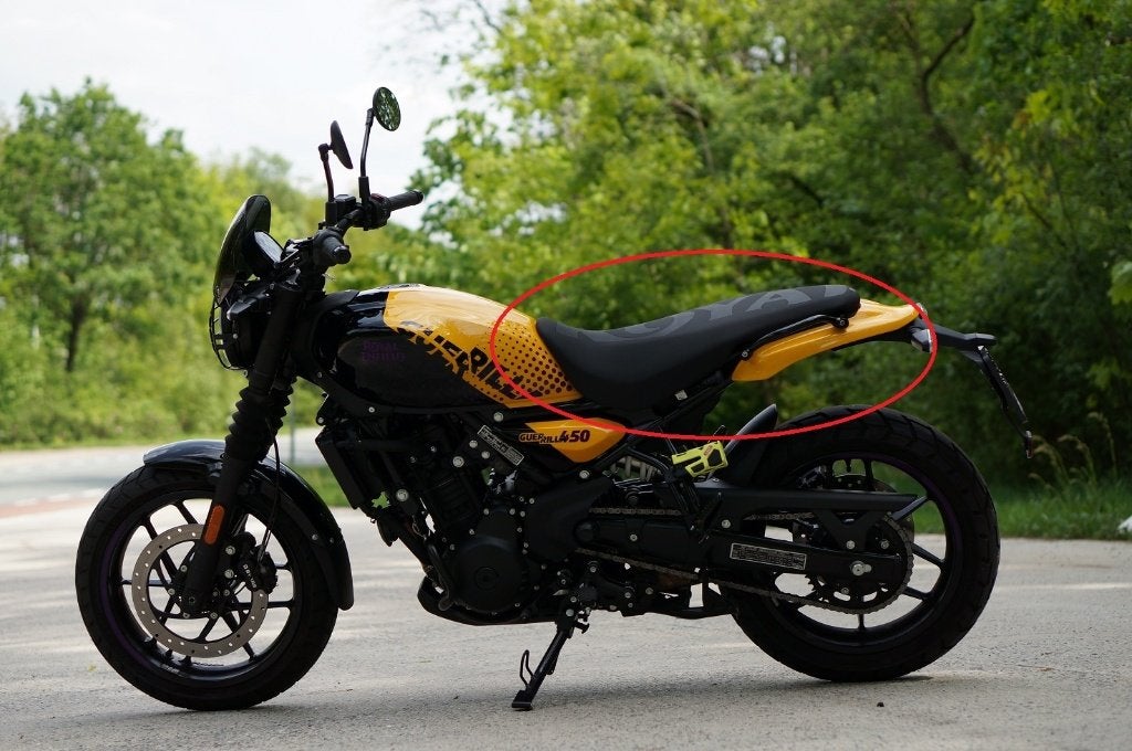 Royal Enfield Guerrilla 450 comfort zadel KXA00464, Motoren, Ophalen, Gebruikt