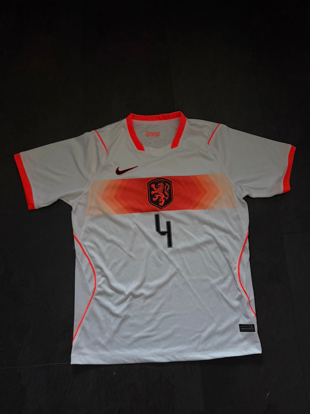 Nederland uit teneu 2026, Maat L, Verzenden, Nieuw, Shirt