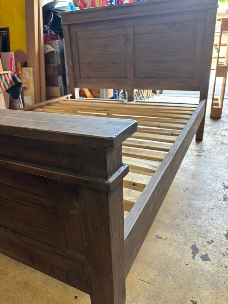 Massief houten bed 160x200x45H, Huis en Inrichting, Slaapkamer | Bedden, Zo goed als nieuw, Tweepersoons, 180 cm, Hout, Ophalen of Verzenden