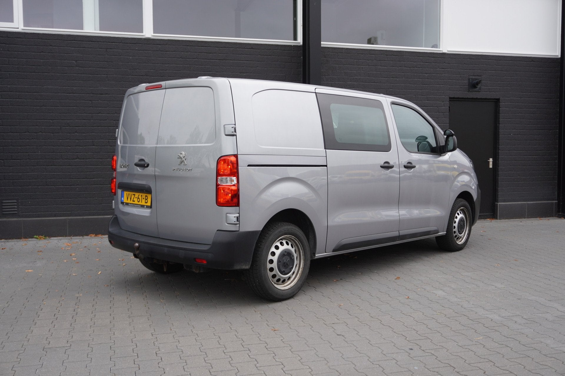 Peugeot Expert 2.0 BlueHDI 180PK Automaat L2 EURO 6 - Airco, Stof, Gebruikt, 4 cilinders, Bedrijf