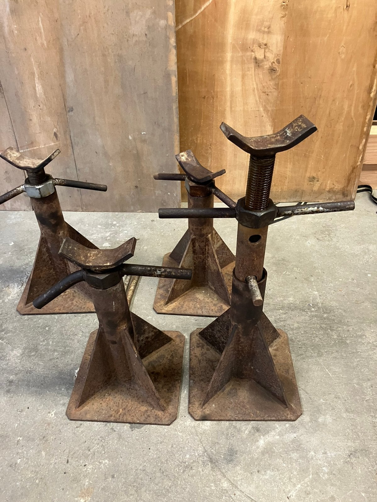 Set van 4 zware assteunen, Ophalen, Nieuw