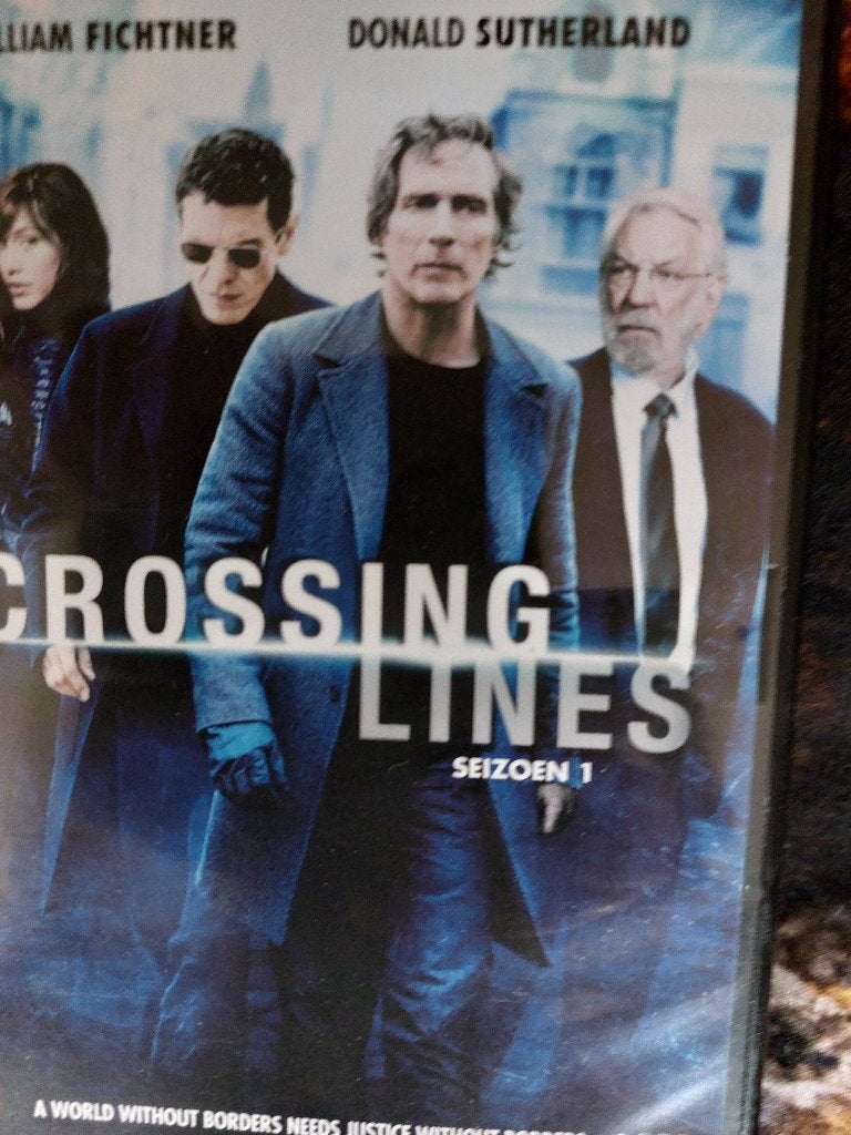 crossing lines 1, Vanaf 9 jaar, Ophalen of Verzenden, Gebruikt, Drama