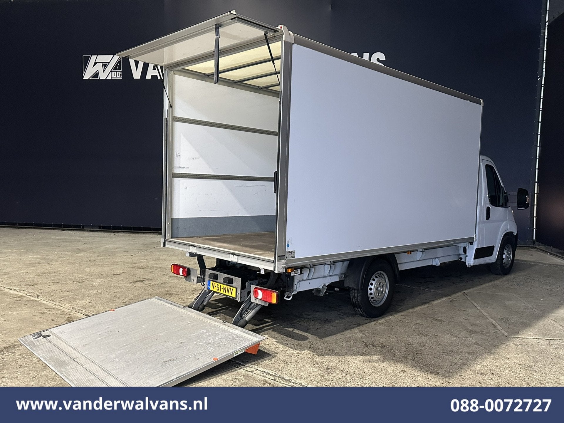 Peugeot Boxer 2.2 BlueHDi 165pk Bakwagen 434cm Lang Laadklep, Stof, Gebruikt, 4 cilinders, 3000 kg