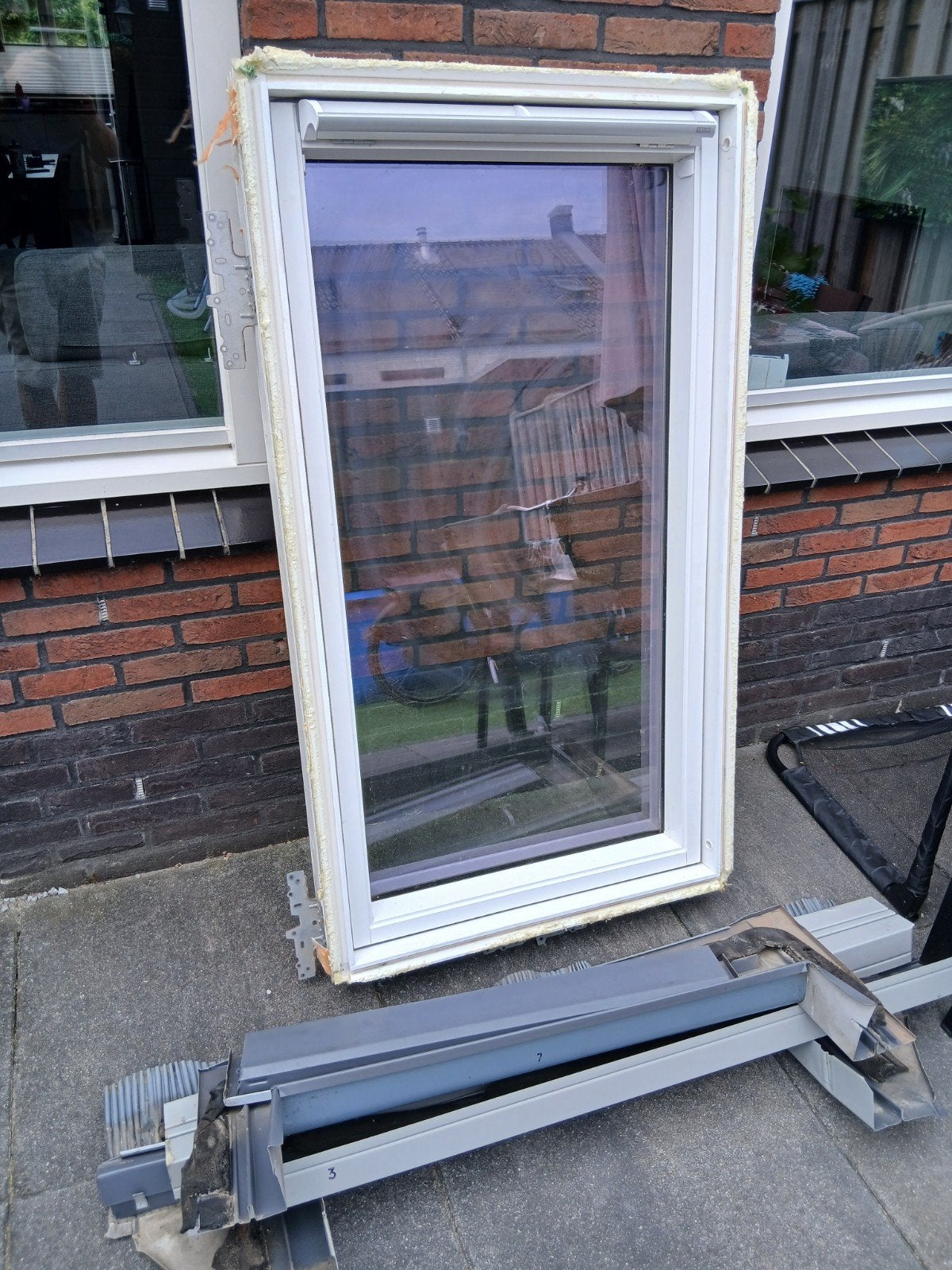 Velux mk08 dakraam + gootstukken. Gratis bezorging in buurt, Raamkozijn, 75 tot 150 cm, Hout, Ophalen