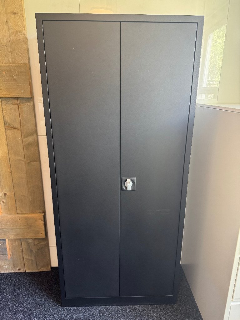 Metalen archiefkast met slot – antraciet – hoge kast, Huis en Inrichting, Kasten | Roldeurkasten en Archiefkasten, Ophalen, 50 tot 100 cm