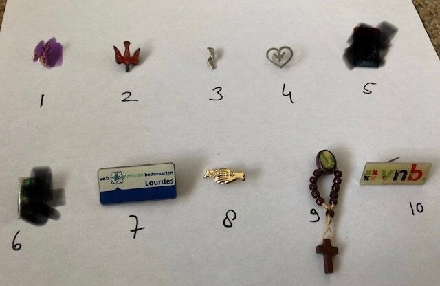 Pins C, Ophalen of Verzenden, Zo goed als nieuw, Overige onderwerpen, Speldje of Pin