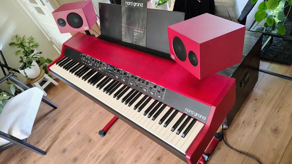 Nord Grand Stage Piano, uitstekende staat, 88 toetsen, Box 4214, 102 65 Stockholm, Sweden, Met standaard, Zo goed als nieuw