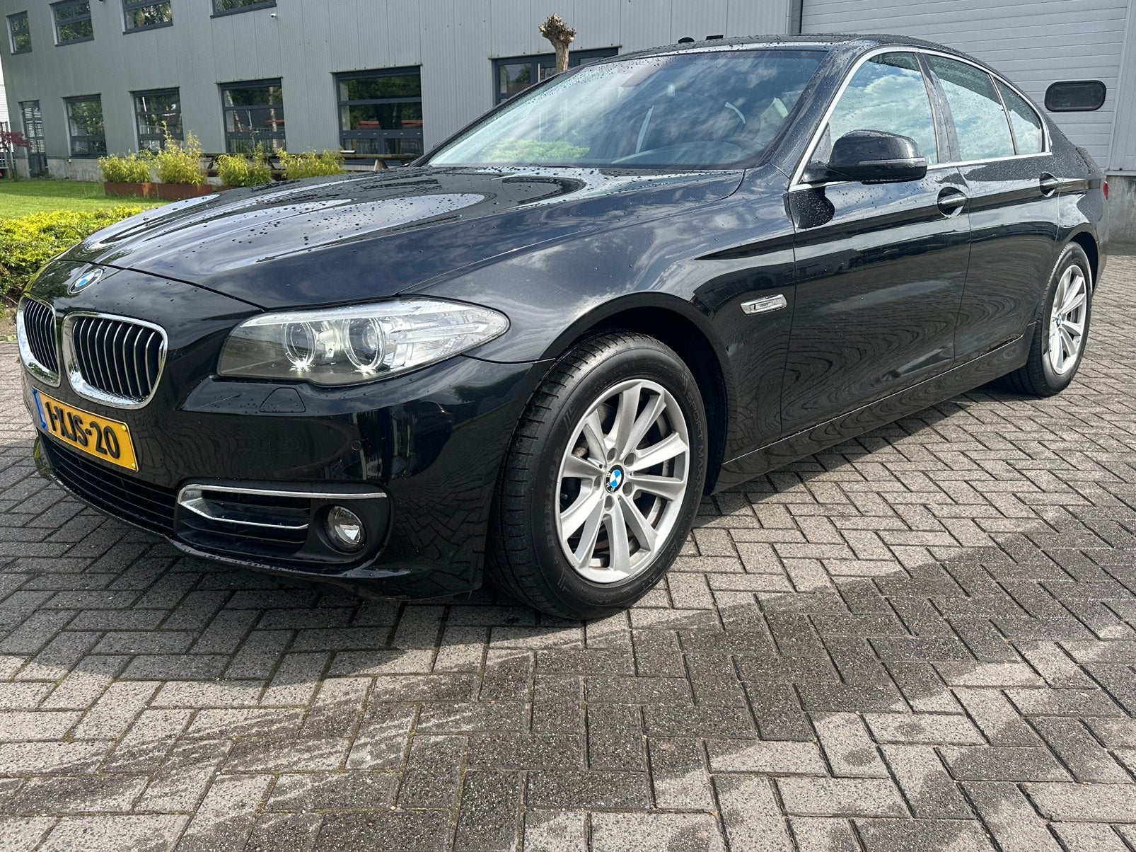 BMW 5-Serie 2.0 520I Automaat 184 PK Sedan 2014 Zwart, Auto's, Achterwielaandrijving, Zwart, 4 cilinders, Zwart